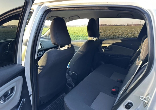Toyota Yaris cena 51900 przebieg: 107000, rok produkcji 2018 z Otmuchów małe 67